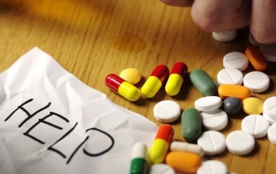 Antybiotyki – czemu mniej może oznaczać więcej?